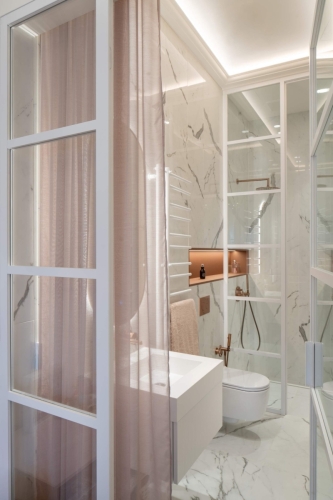 Luxurious curtain in modern Prague bathroom